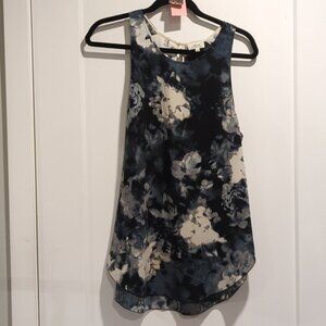Wilfred Black and white  Floral tank